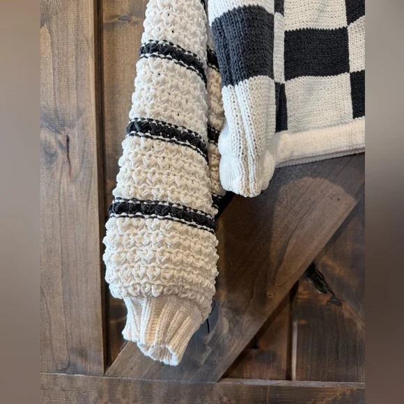 NWOT Mello Brand Hooded Checkered Sweater Sz L - Picture 8 of 16